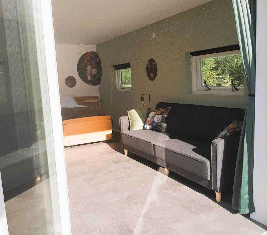 Grutsk Op 12 Bed & Breakfast Драхтен Екстериор снимка